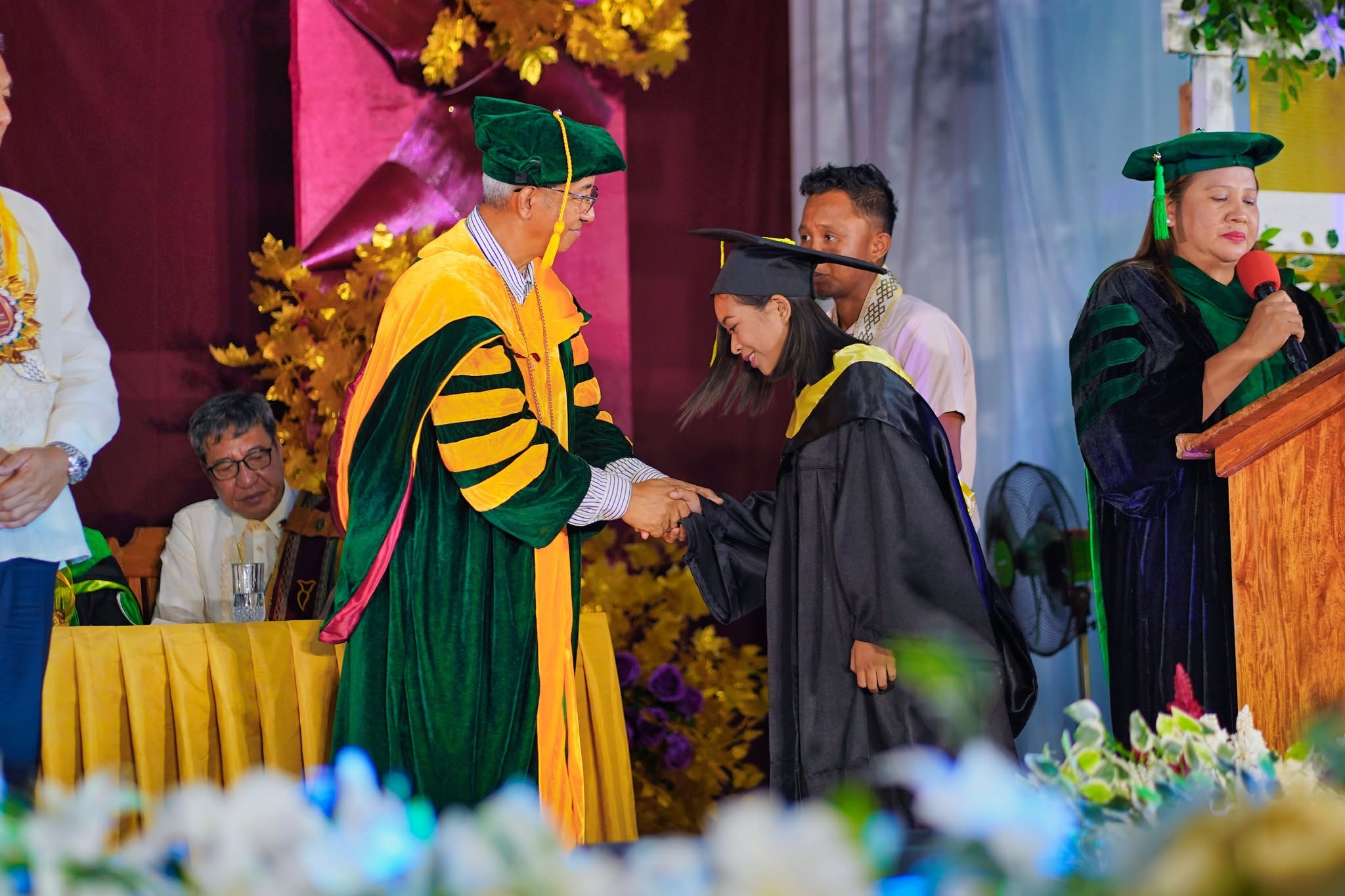GRAD-AT-CALAYAN-PHOTOSET photo 23